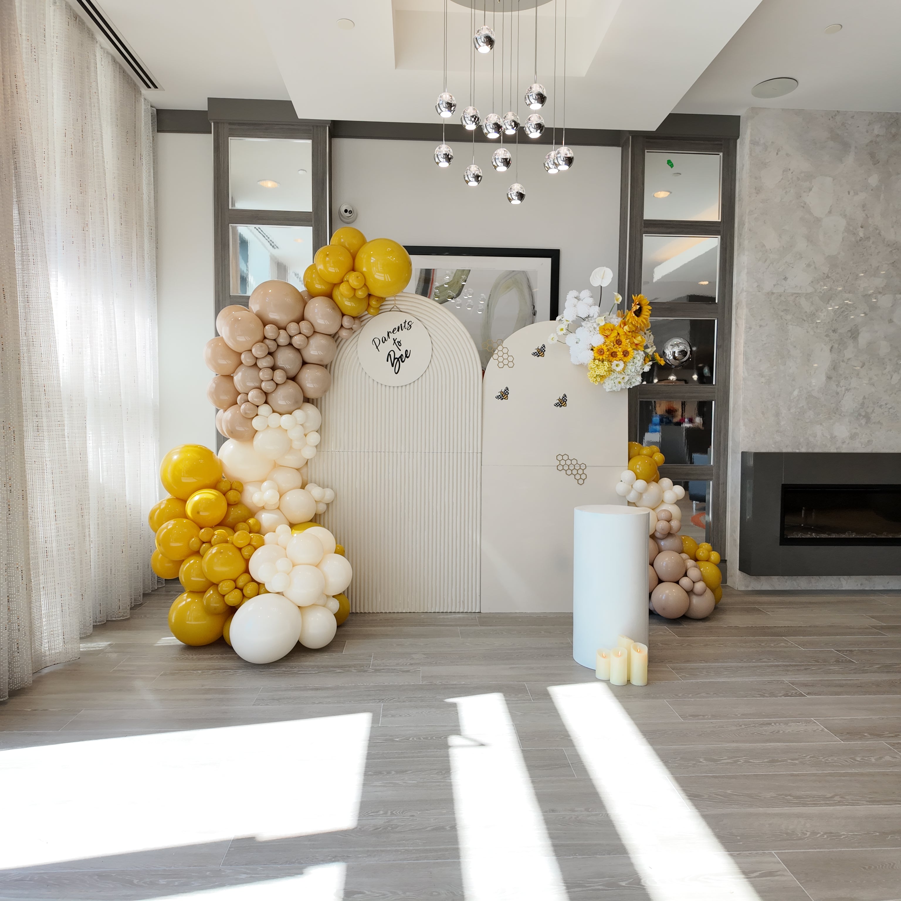 Parent to Bee Balloon Decor